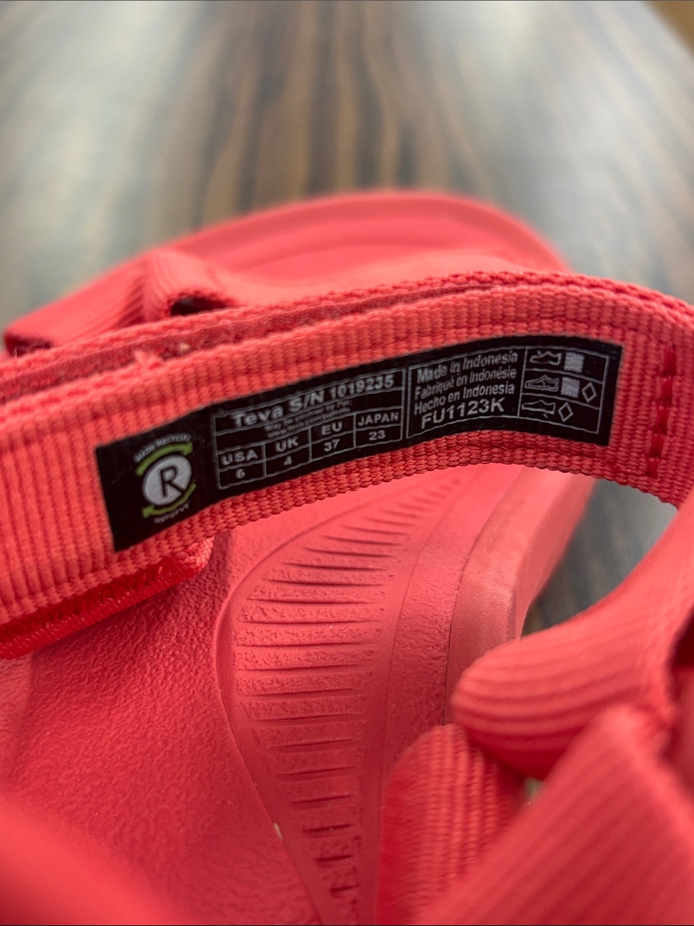 Teva - Womens Hurricane Xlt2 Sandal, size 6 US womens, color red. - Picture 5 of 5